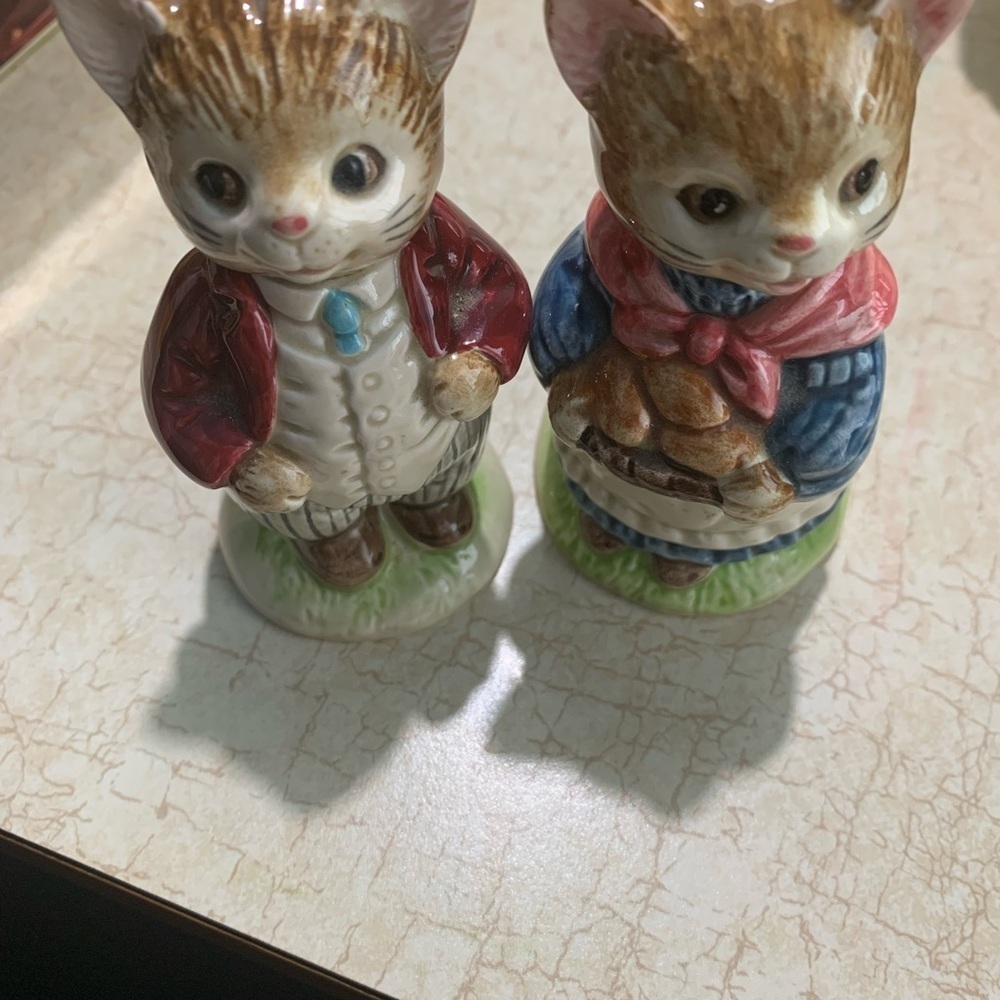 Cat Figurine Set with Red and Blue Outfits